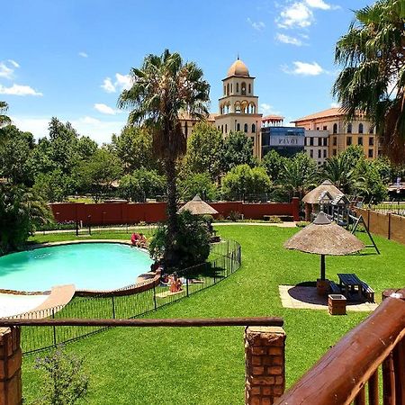 Merry Monte Casino Lodge House in Fourways Sandton Esterno foto