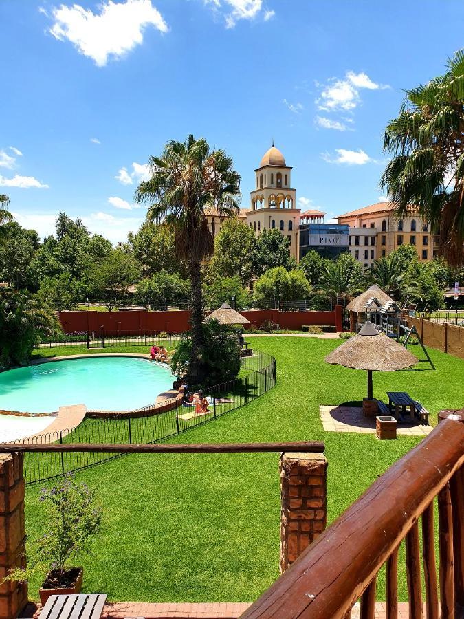 Merry Monte Casino Lodge House in Fourways Sandton Esterno foto